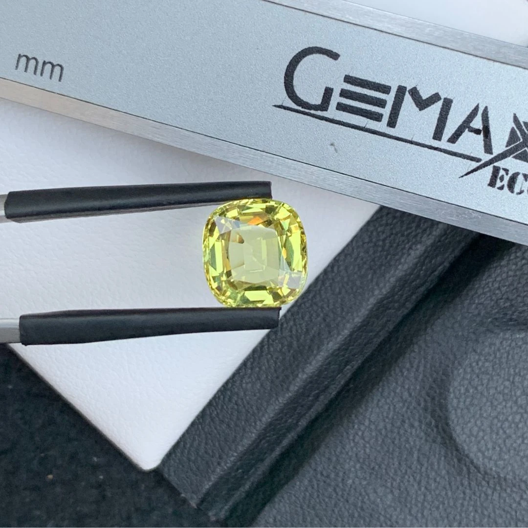 4.27 ct Natural Vivid Yellow Sapphire Cushion Shape Loose Gemstone — view 12